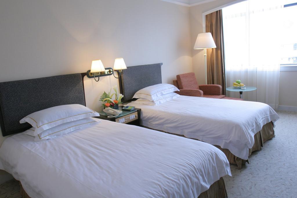 Golden Gulf Jasper Hotel Shantou Room photo